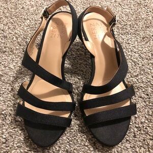 Black Naturalizer Heels - size women's 6